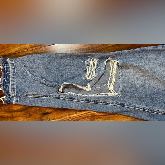 New Look “Tori” Mom Jeans - Picture 4 of 9